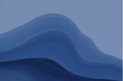 Ακανόνιστου σχήματος κύματα σε μπλε αποχρώσεις με ρόλο και όνομα στελέχους γραμμένο επάνω.